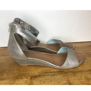 Seychelles Silver Leather Low Wedge Ankle Strap Sandals Size 10